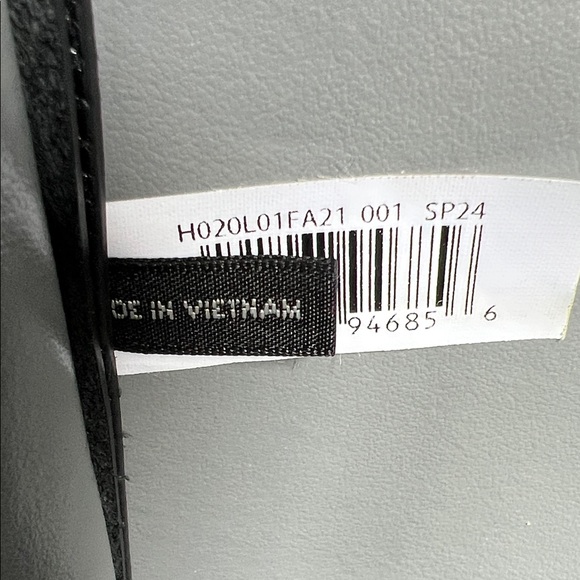 THE LEATHER LARGE TOTE BAG - Picture 9 of 15